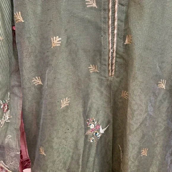 Designer fancy embroidered net Pakistani dress/ J. - Picture 2 of 5